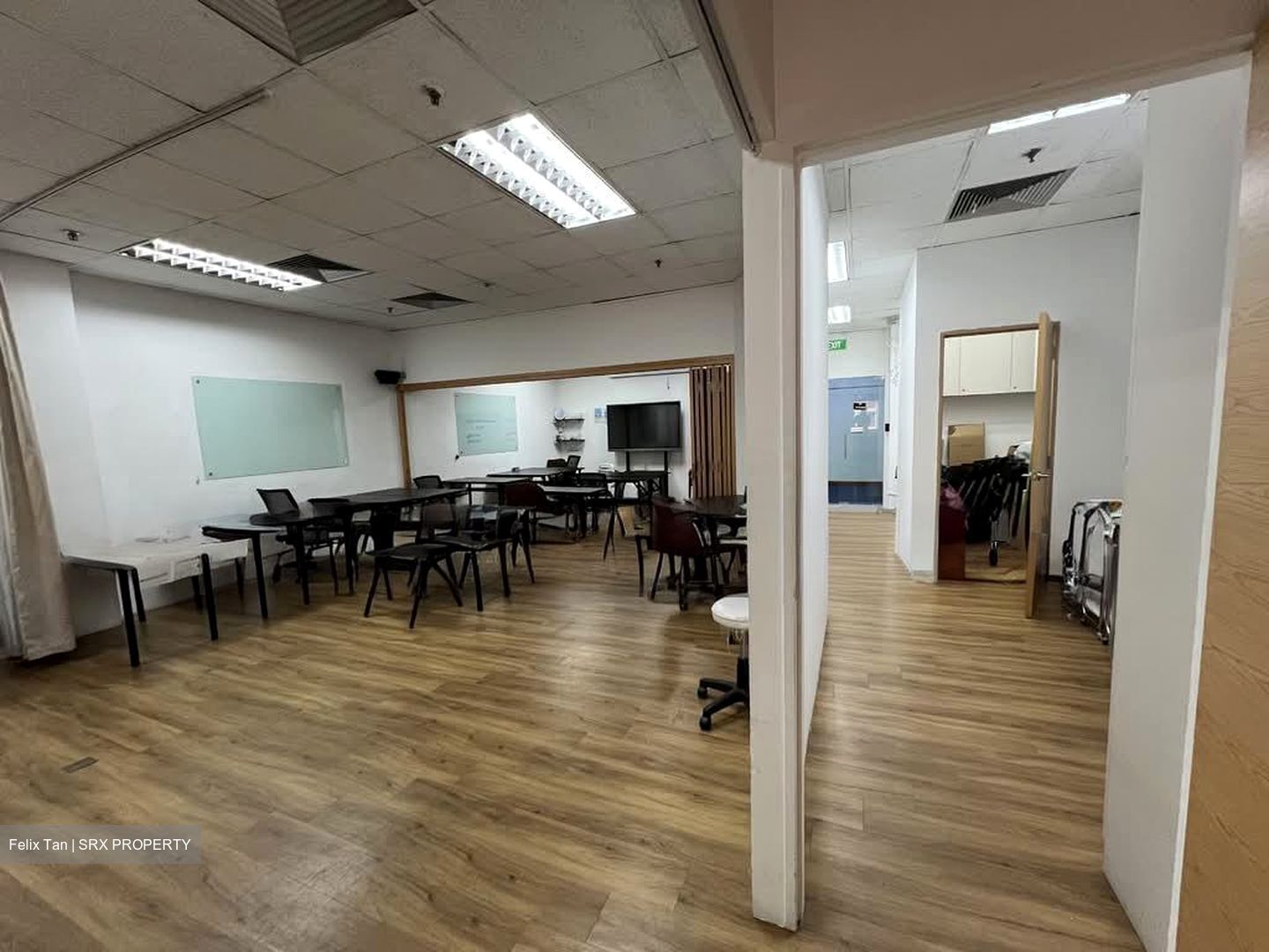 Fu Lu Shou Complex (D7), Office #557274011
